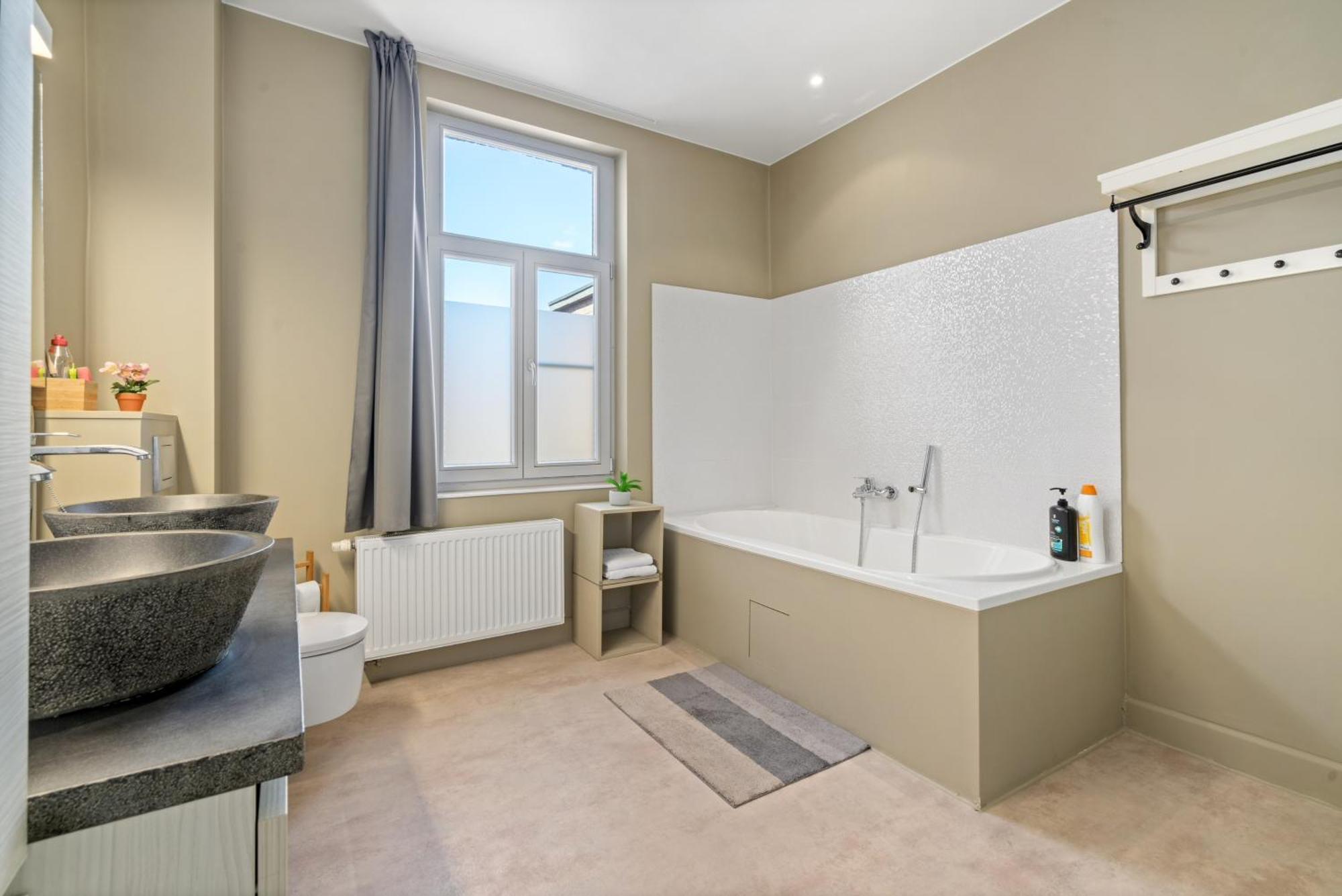 Spacious Guest Suites Near Historic Market - 5 Min Walk Bruges Exterior foto